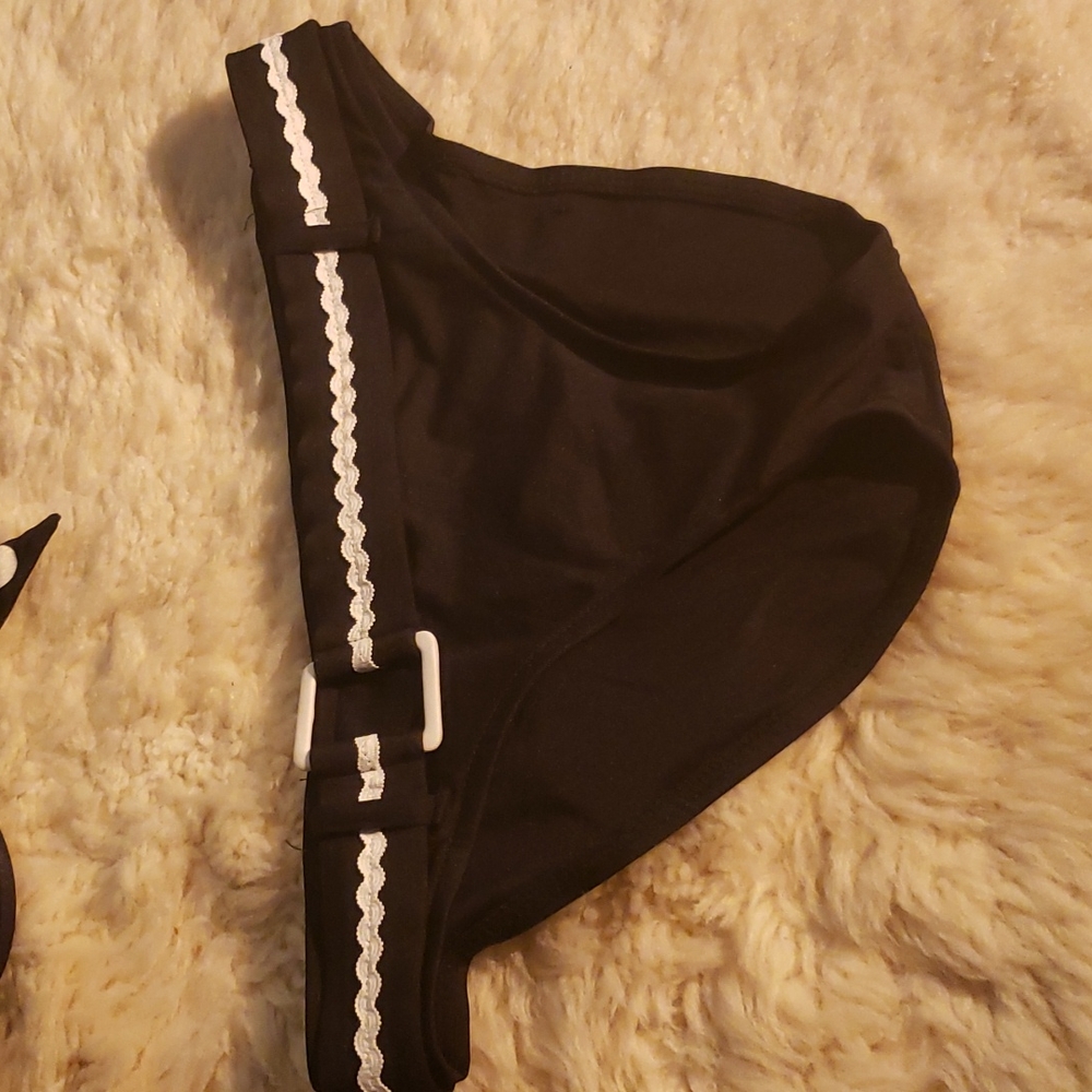 Bikini ๐ - Picture 9 of 16